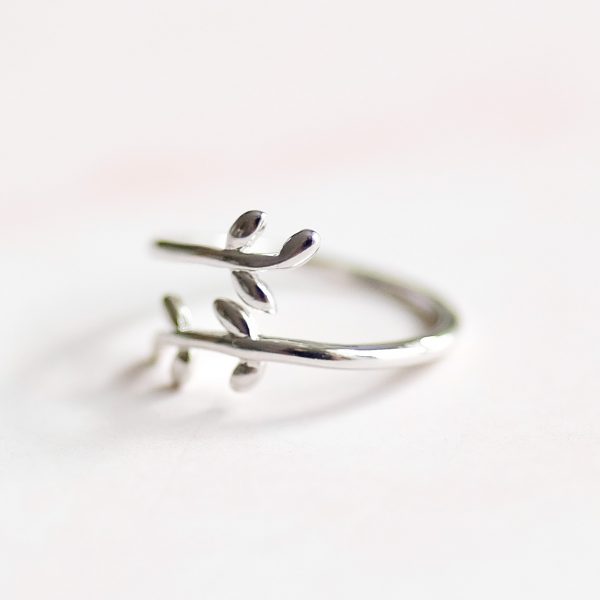 Stříbrný prsten Spring Joy, originální kousek pro každou příležitost