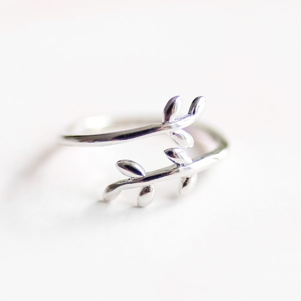 Stříbrný prsten Spring Joy navržený s citem pro design a kvalitu