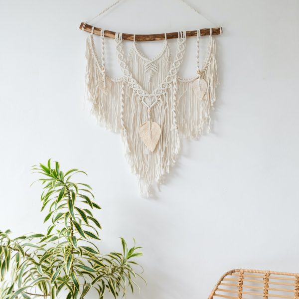 macrame-novy-trend-pletene-dekorace-zavesna-boho-styl-rucni-vyroba