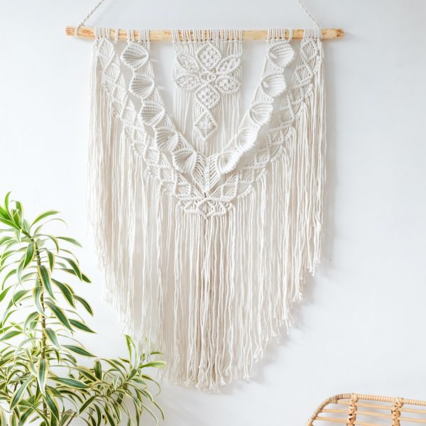 macrame-novy-trend-pletene-dekorace-zavesna-boho-styl-rucni-vyroba-detail