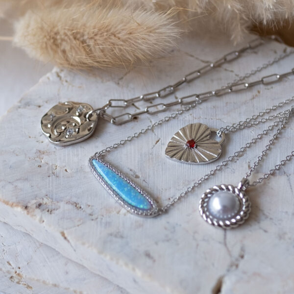 Stříbrný náhrdelník s Perlou