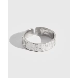 Stříbrný prsten Tepaný velký